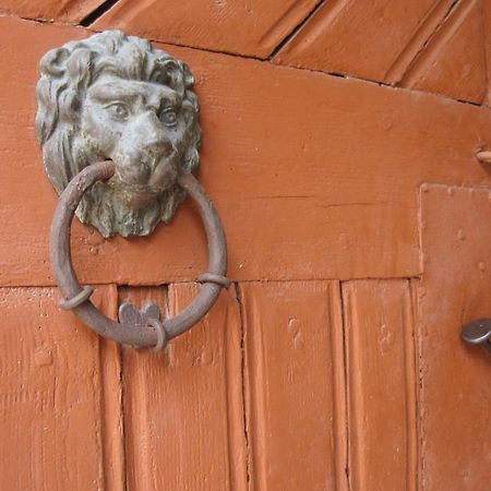 Rozmaringos Udvarhaz Dunafoldvar Buitenkant foto