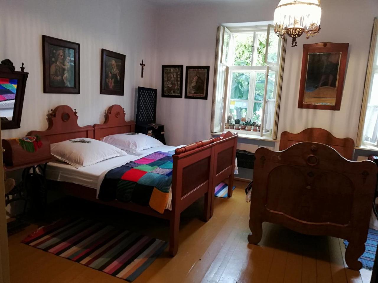 Rozmaringos Udvarhaz Dunafoldvar Buitenkant foto