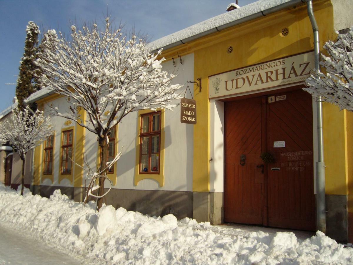 Rozmaringos Udvarhaz Dunafoldvar Buitenkant foto